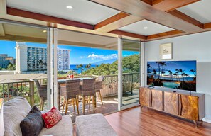 TV - Maui Resort Rentals: Whaler 673 – Elegantly Remodeled 6th Floor Corner 2BR w/ Gorgeous Ocean & West Maui Mountain Views! (Lahaina)