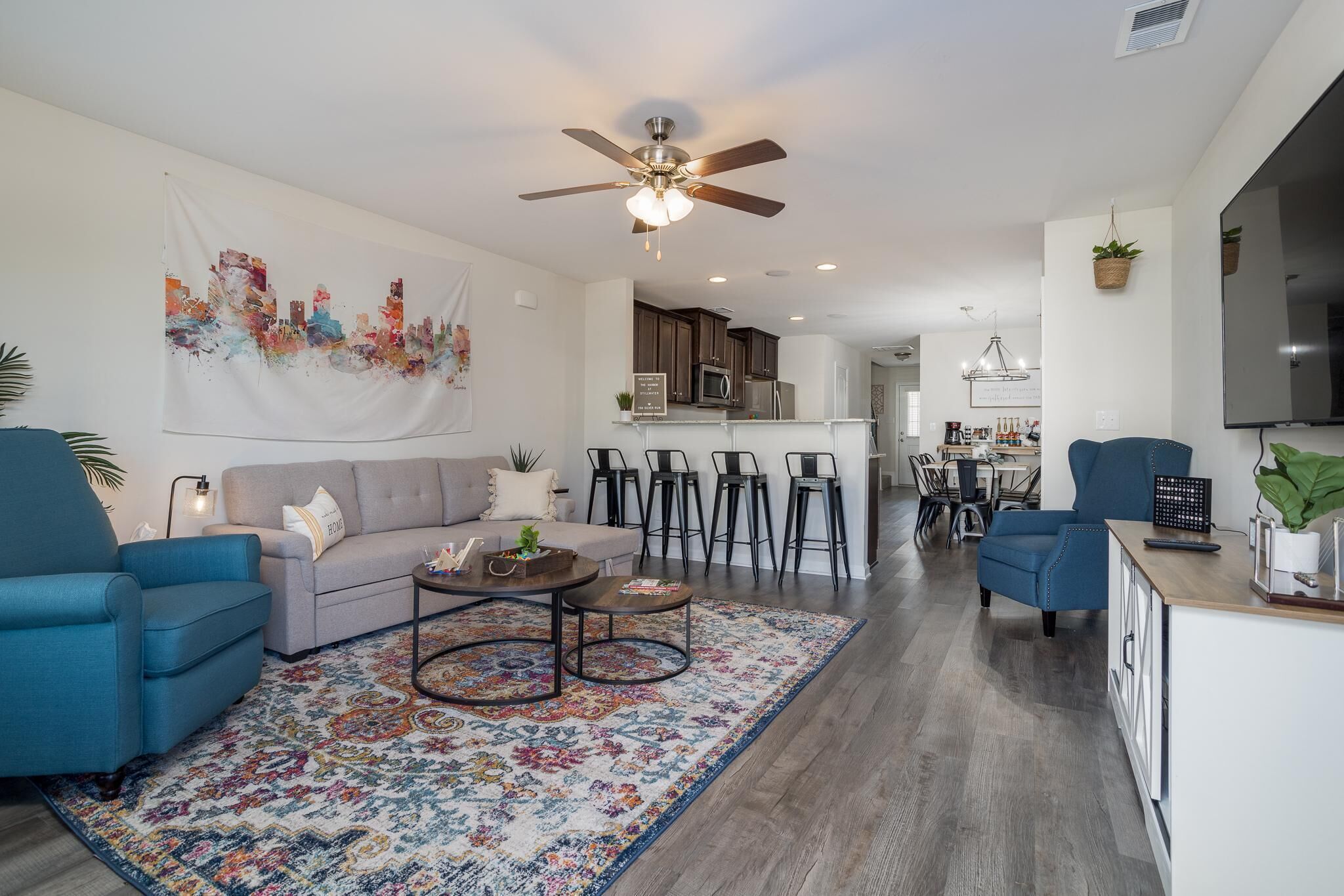 Rare 3️⃣ Bath! Family Friendly Townhome Near Everything. Fire Pit and Water View