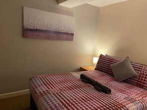 1 chambre, fer et planche Ă repasser, Wi-Fi, draps fournis