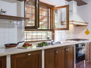 Fridge, oven, dishwasher, toaster