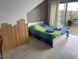 2 slaapkamers, reisbedje, gratis wifi, beddengoed