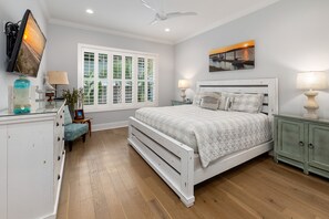 4 slaapkamers, een strijkplank/strijkijzer, gratis wifi, beddengoed