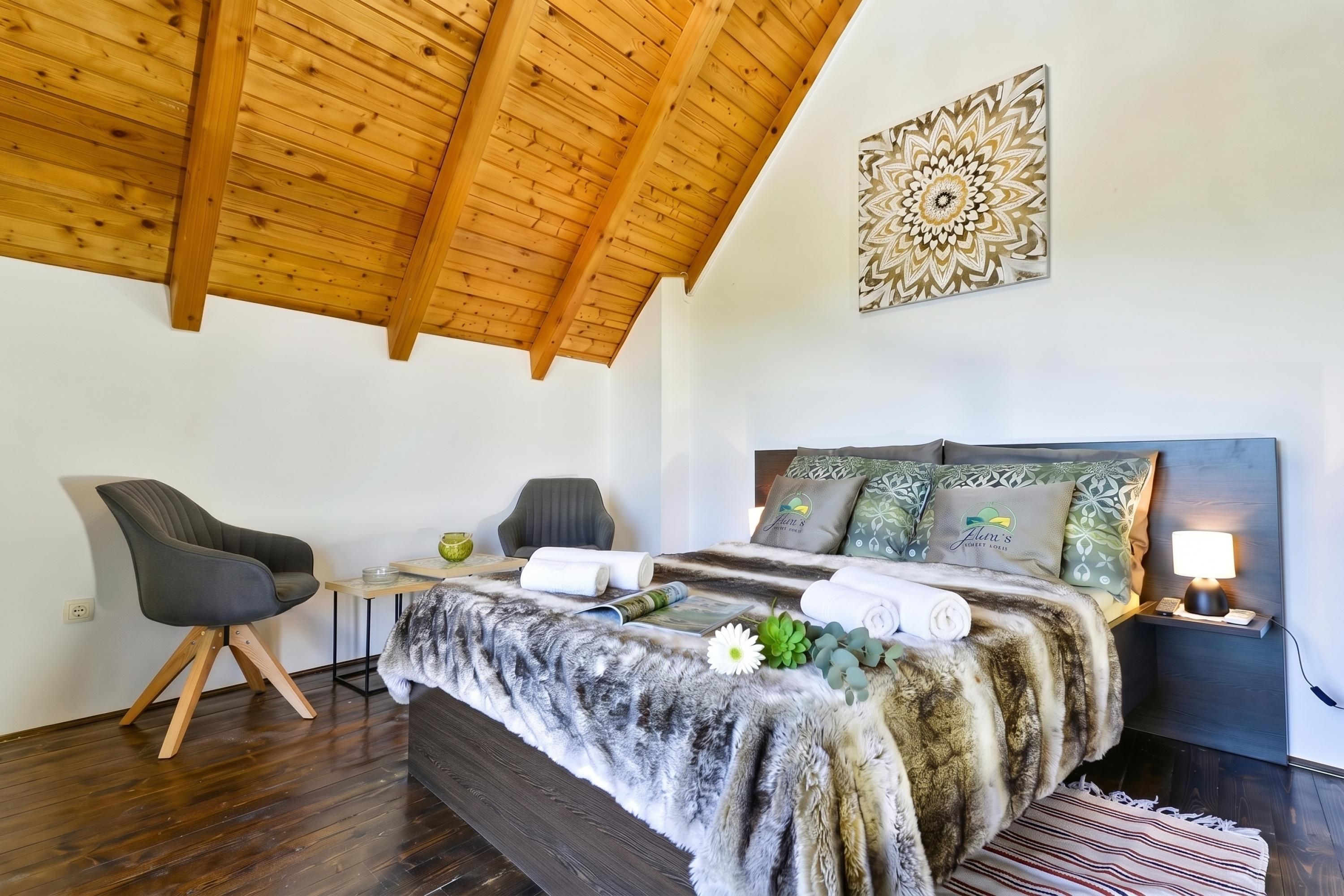 2 bedrooms, WiFi (free), bed sheets