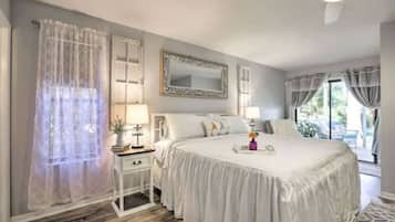 3 bedrooms, desk, iron/ironing board, travel cot