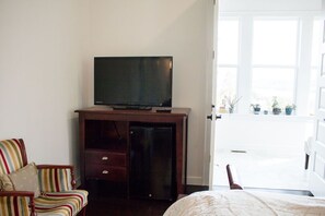 1 habitación, escritorio, tabla de planchar con plancha y wifi gratis 