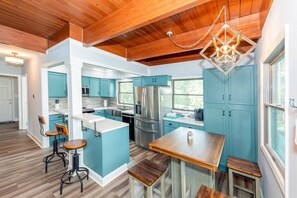 Fridge, microwave, oven, stovetop - Seasons Greetings Sale (Loudon)