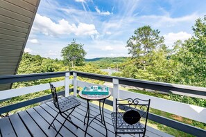 Outdoor dining - Seasons Greetings Sale (Loudon)