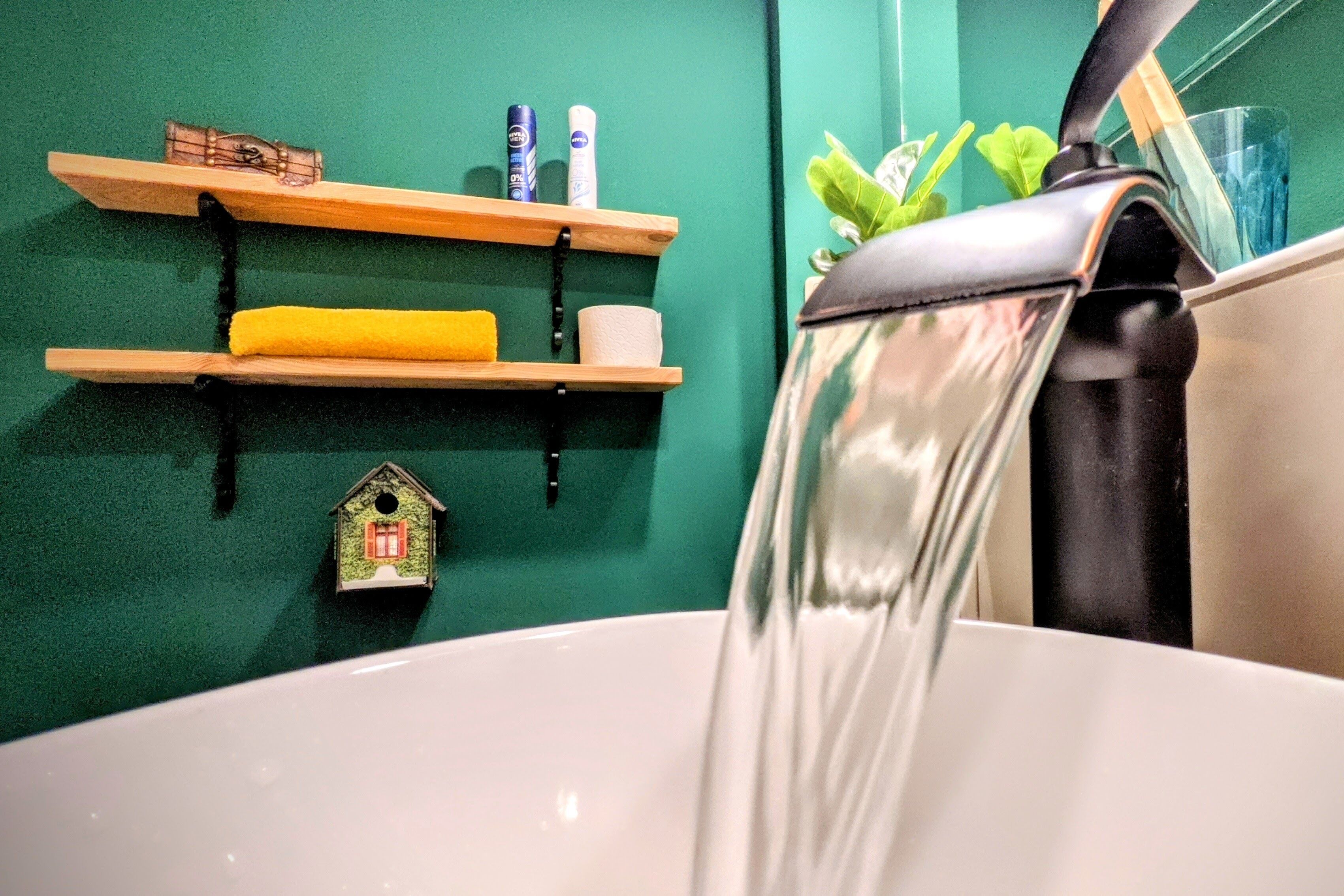 Badkar/dusch, hårtork, handdukar och tvål