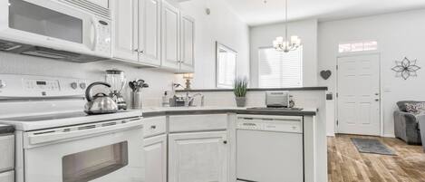 冰箱、微波炉、洗碗机、茶具/咖啡用具