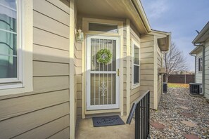 Exterior detail - Single Level Living, Gated, Beautiful SW Cheyenne Mountain Area, Garage, AC, Wifi, Workspace, Park (Colorado Springs)