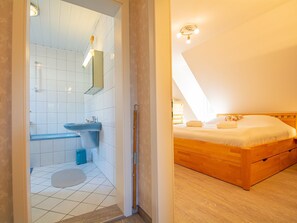 Unclassified image, 2 of 27, button - Ostseeallee 11b - Abshagen - OA-11B (Kühlungsborn)