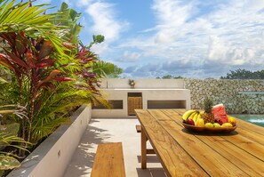 Outdoor dining - Ave del Paraíso Penthouse Jacuzzi & Private Pool! (Q.R.)