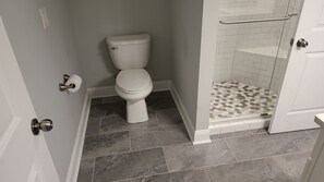 Shower, soap, toilet paper - Stunning Lakefront Home (Jonesboro)