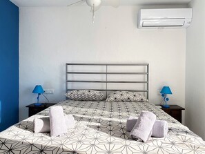 2 makuuhuonetta, silitysrauta/-lauta, ilmainen Wi-Fi, vuodevaatteet