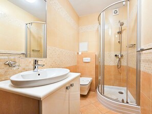 Douche, serviettes fournies