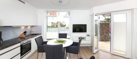 Réfrigérateur, micro-ondes, four, lave-vaisselle