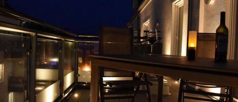 屋外ダイニングエリア