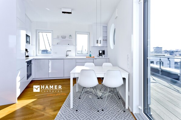 Køleskab, mikrobølgeovn, ovn, opvaskemaskine