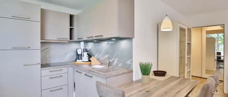 Fridge, microwave, dishwasher, coffee/tea maker