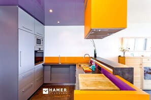 Réfrigérateur, micro-ondes, four, lave-vaisselle