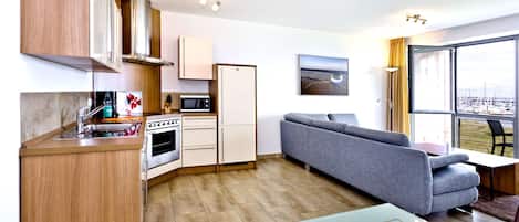 Microwave, oven, dishwasher, coffee/tea maker