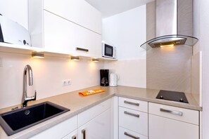 Kühlschrank, Mikrowelle, Geschirrspüler