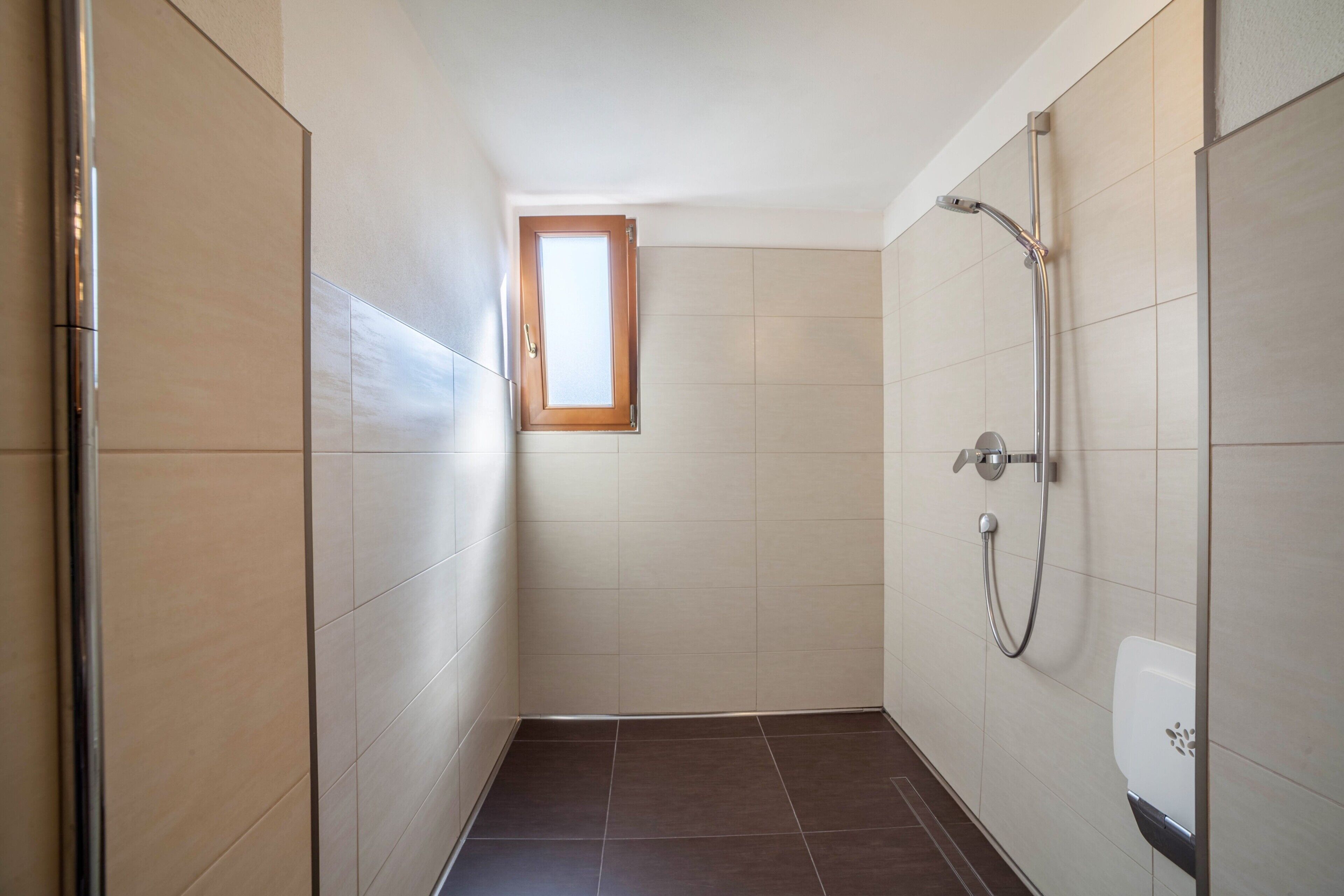Douche, serviettes fournies