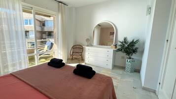 2 Schlafzimmer, Bügeleisen/Bügelbrett, kostenloses WLAN, Bettwäsche