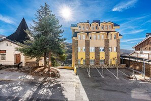 Exterior - 'Apartamento bsg Sierra Nevada' with Mountain View (SIERRA NEVADA)