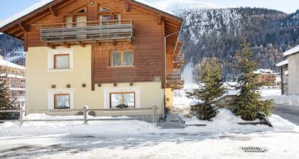 Appartement "Piz Filone" avec vue sur les montagnes, Wi-Fi