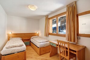 2 bedrooms, free WiFi, bed sheets - Paradisin Apartment with Mountain Views (Livigno)