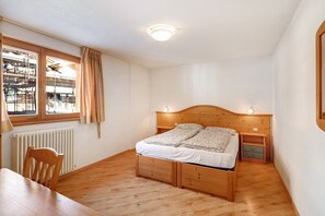 2 bedrooms, free WiFi, bed sheets - Paradisin Apartment with Mountain Views (Livigno)