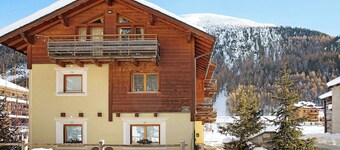 Paradisin Apartment with Mountain Views