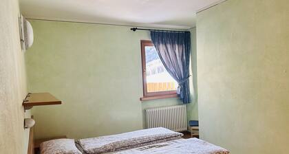 Appartamento Breva mit Bergblick, WLAN, Balkon und Garten