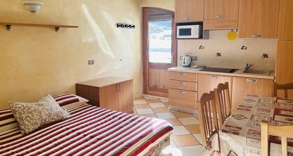 Appartamento Breva mit Bergblick, WLAN, Balkon und Garten