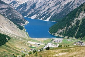 Aerial view - 'Appartamento Vago' with Mountain View, Wi-Fi, Balcony & Garden (Livigno)