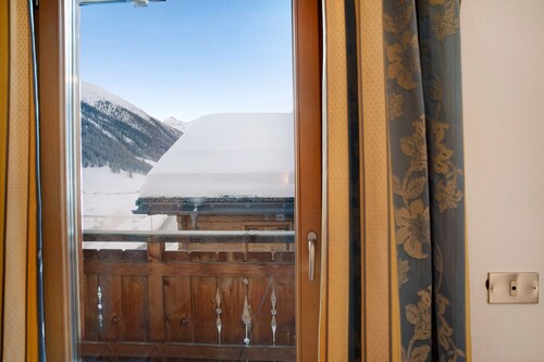 Apartment Tre with Mountain View, Balcony & Wi-Fi