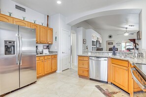 Fridge, microwave, stovetop, dishwasher - Patio + Fire Pit: Peoria Getaway Near Golfing! (Peoria)