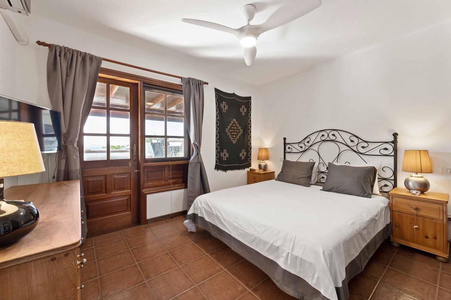 3 chambres, fer et planche à repasser, Wi-Fi gratuit, draps fournis