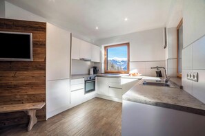 Kühlschrank, Ofen, Herdplatte, Geschirrspüler