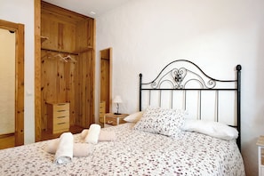 3 chambres, fer et planche Ă repasser, Wi-Fi gratuit, draps fournis