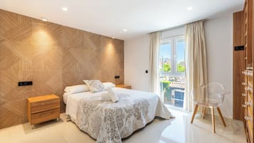 5 slaapkamers, een strijkplank/strijkijzer, gratis wifi, beddengoed