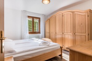 3 chambres, fer et planche à repasser, Wi-Fi gratuit, draps fournis