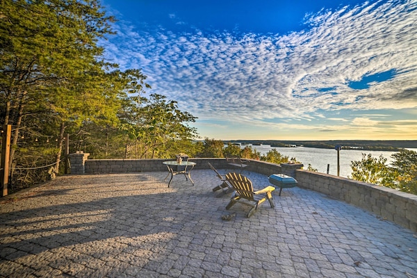 Waverly Vacation Rental | 2BR | 1BA | Stairs Required to Access | 1,650 Sq Ft