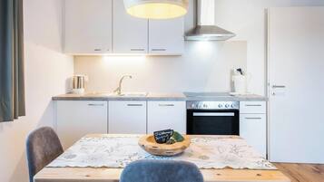 Kühlschrank, Ofen, Herdplatte, Geschirrspüler