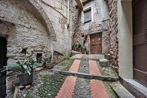 Property grounds - Apartment "La stanza segreta platinum" with Balcony & Wi-Fi (Dolceacqua)