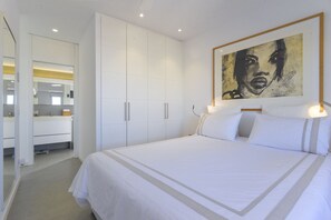 3 dormitorios, tabla de planchar con plancha, Internet y ropa de cama