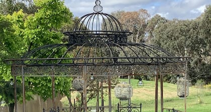 YARRAWONGA PARK COTTAGE<br>Cozy 2 bedroom cottage on small acreage