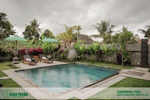 Outdoor pool - Green Padma Ubud Deluxe Room (Bali)