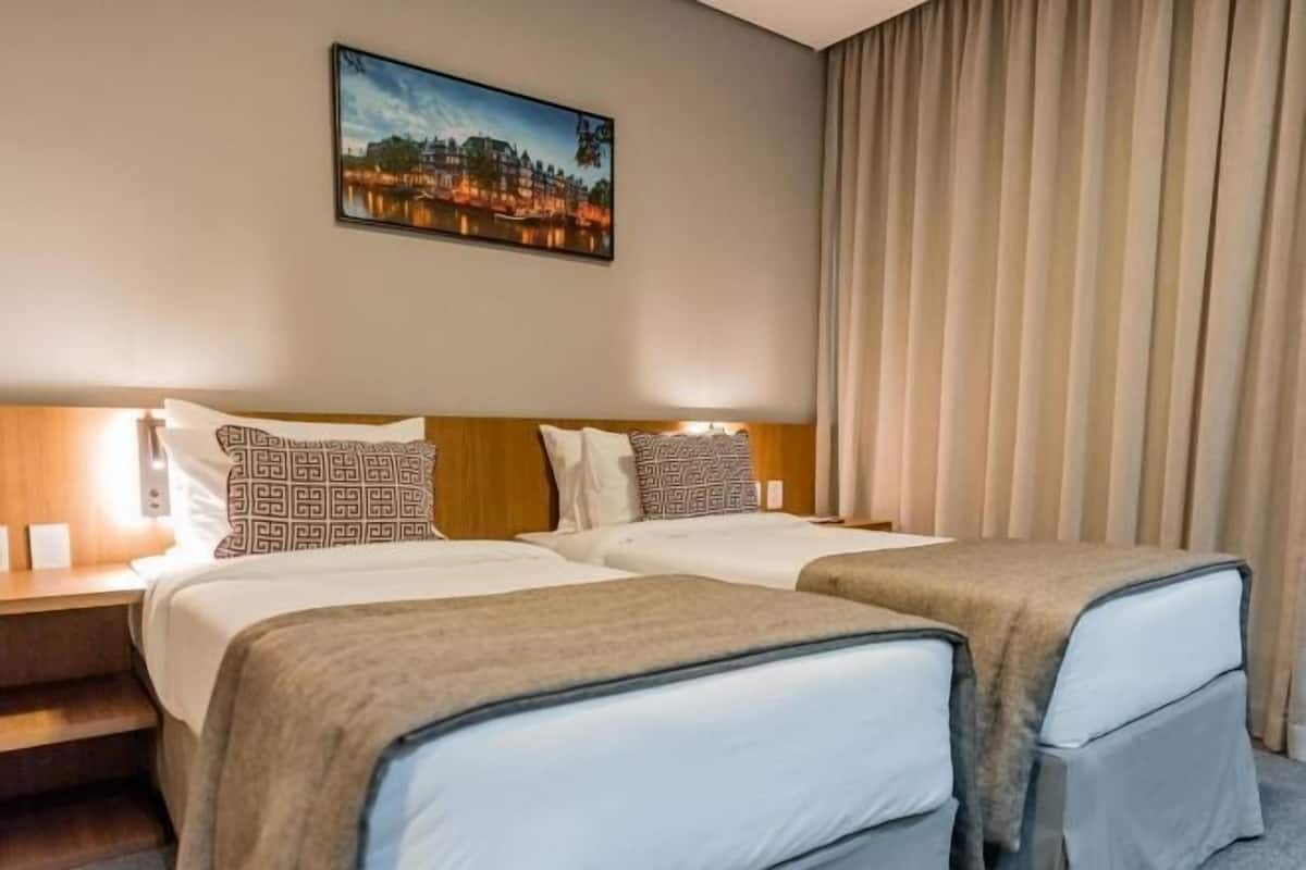 Cofres nos quartos, escrivaninha